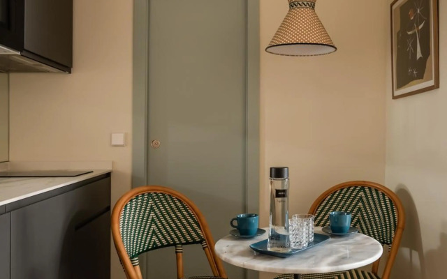 Residence Abril by Pillow