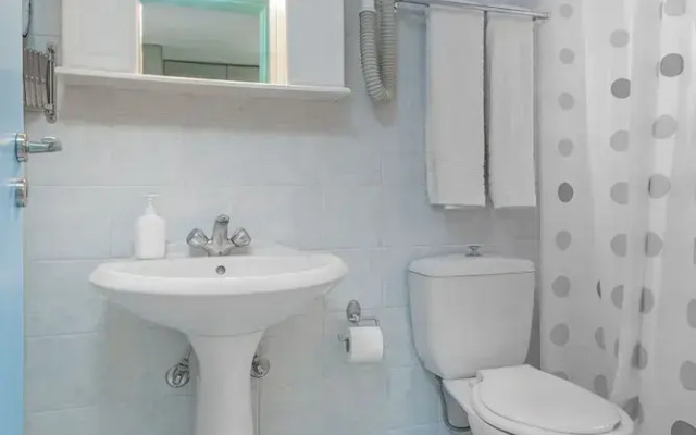 Haraki Mare Studios & Apartments