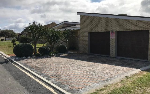 19 Tornyn Street, Struisbay