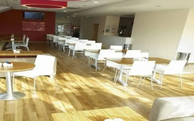 Travelodge Cardiff Atlantic Wharf Hotel