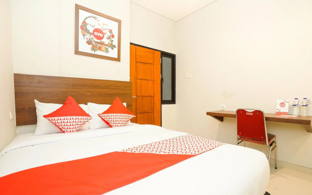The Colins by OYO Rooms