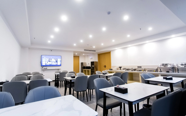 Lili Orange Light Luxury Hotel