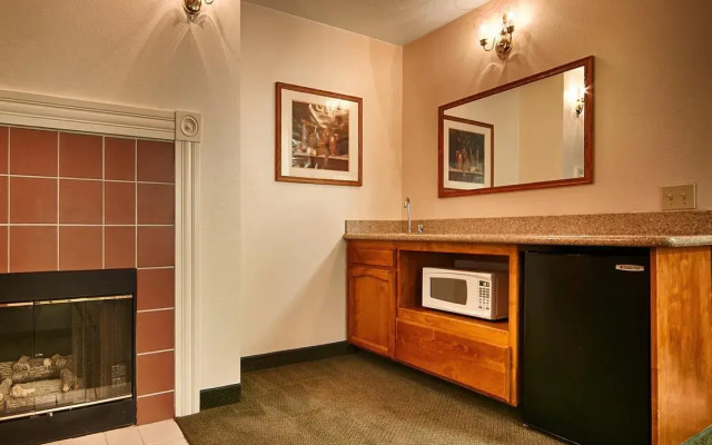 Best Western John Jay Inn