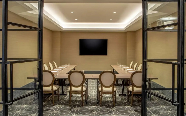 The Virginian Lynchburg Curio Collection By Hilton