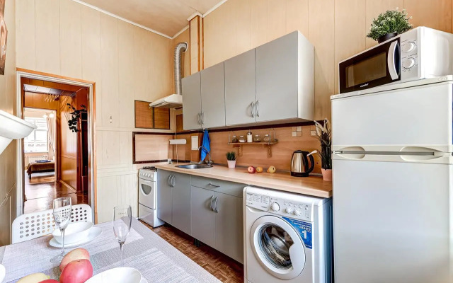 на Караванной 24-26