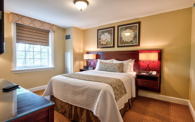 Nassau Inn