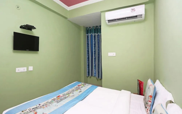 Oyo Flagship 45852 Hotel Happy Journey
