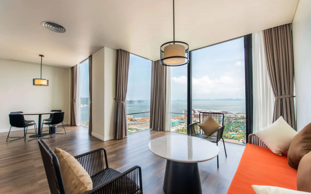 Hotel Soleil Ha Long, Trademark Collection by Wyndham