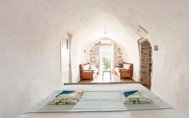 Stone tower's east mani