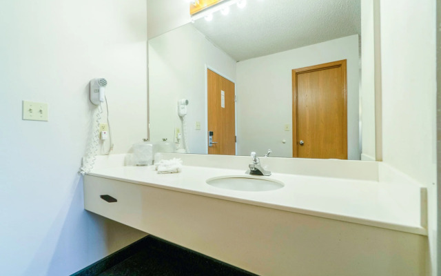 Hometown Inn By Oyo Texhoma, Ok