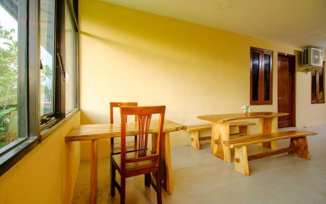 Oyo 2476 Maguwo Indah Homestay