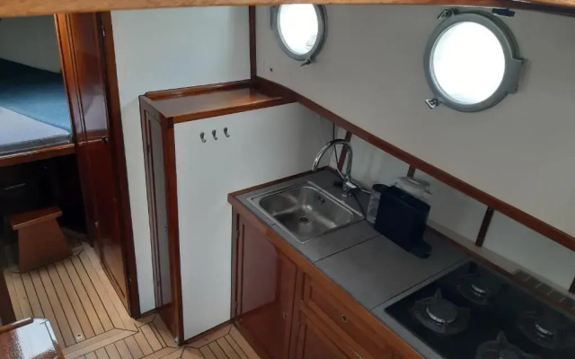 Privé B&B Motorsailer Rataplan