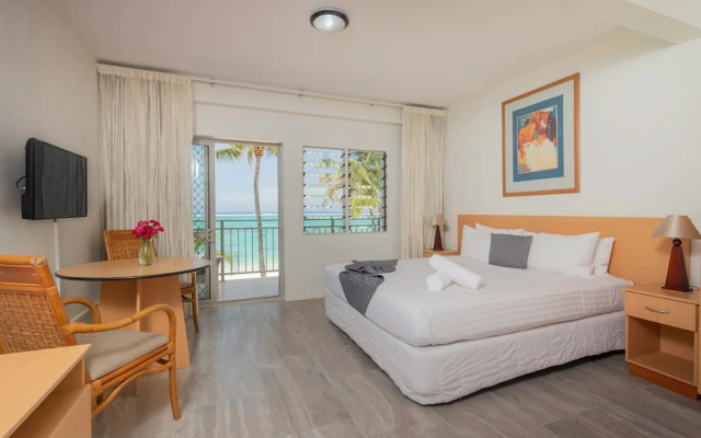Moana Sands Beachfront Hotel