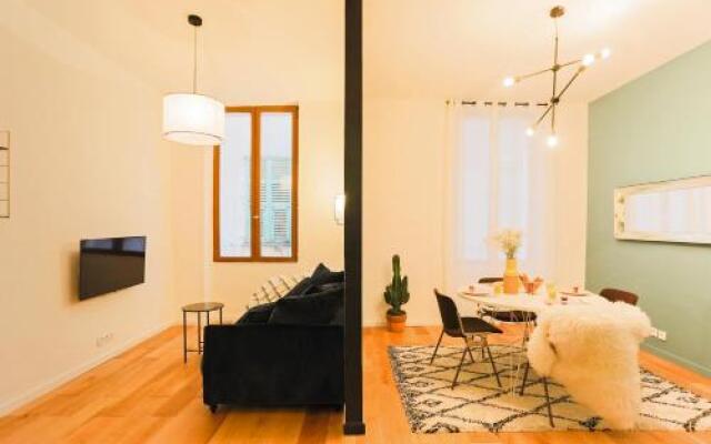 Private Apartment 2 -Old Town