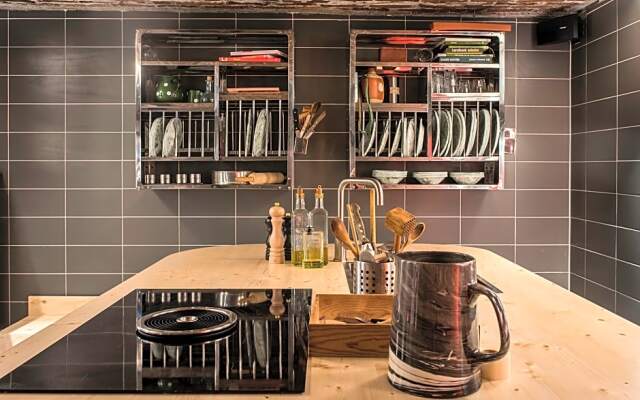 The Green Elephant Hostel & Spa