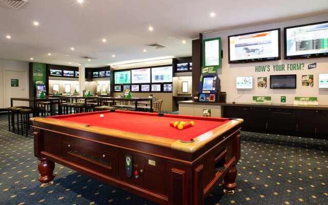 Nightcap at Shoppingtown Hotel