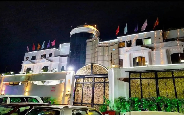 Goroomgo Mandakini Royale Kanpur