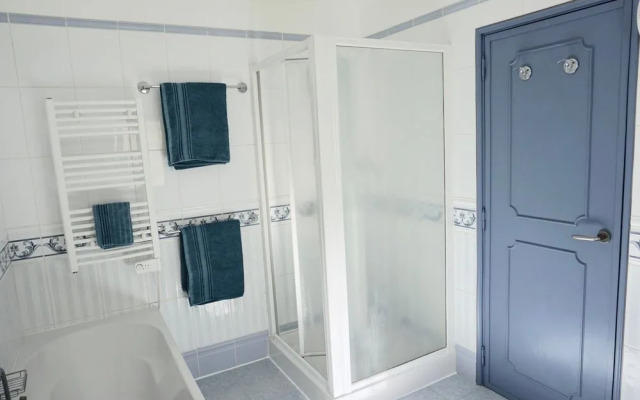 The White House - B&B in the Villa