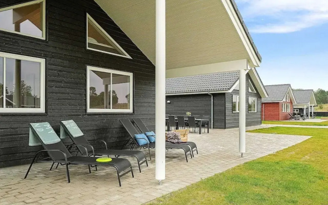 Spacious Holiday Home in Grenå near Sea