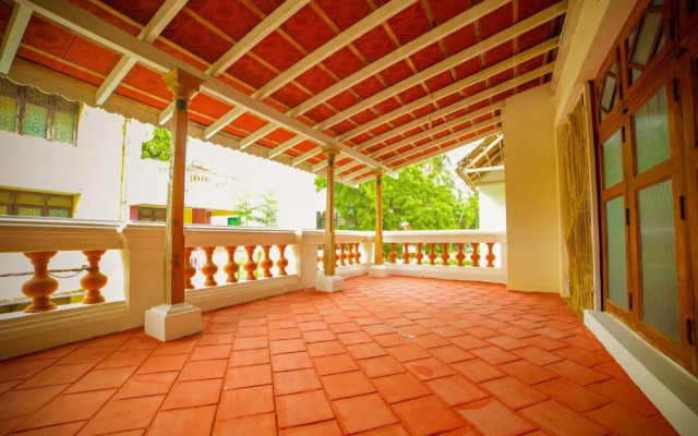 Sai White Villa