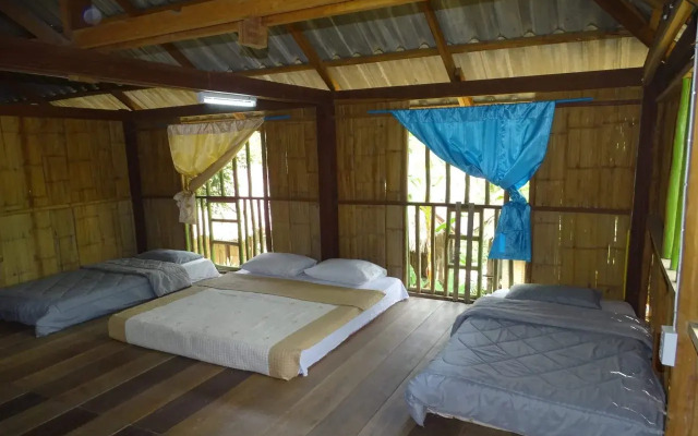 Hill Tribe Art House Lahu & Akha Homestay