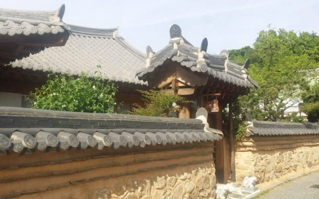 Edam Hanok