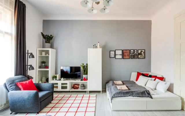 BpR Pyvo Street Home with balcony