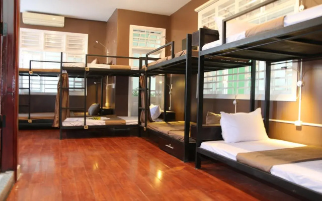 4 Seasons Hostel
