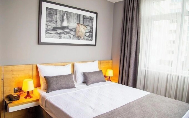 Uzer Otel