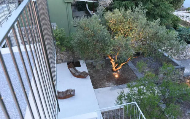 Buric House - M suite - 95m2 and 54 m2 terrace