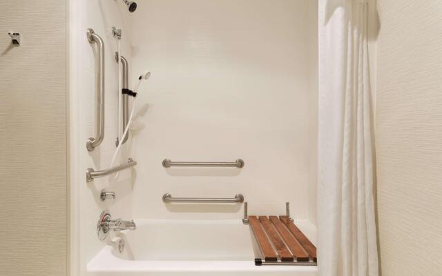 Homewood Suites by Hilton Toledo-Maumee