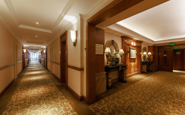 Grand Noble Hotel