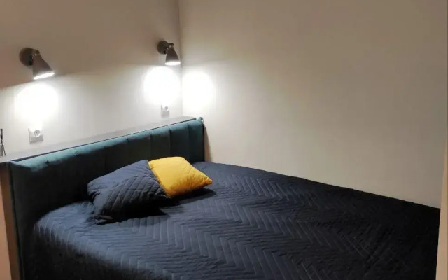 Счастливая матрешка на улице Серафимовича 40