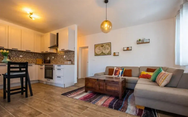 Charming and Tranquil Kastel Gomilica Apartment With Balcony and Patio