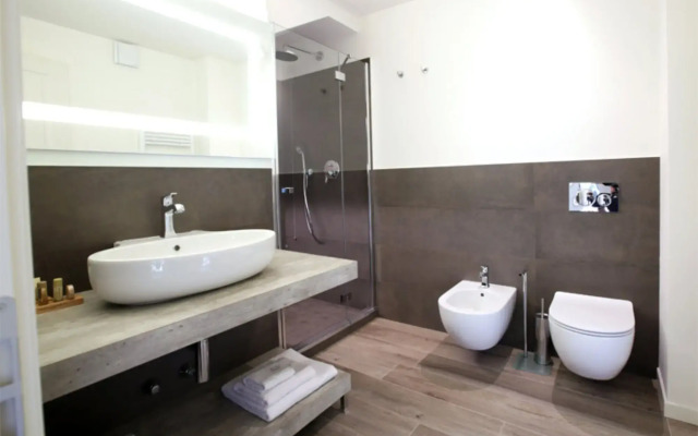 Villa Liberty - Lake Como Rooms & SPA
