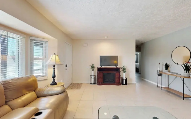 Golf Cart & Heated Pool: Rotonda West Getaway!