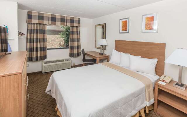 Days Inn by Wyndham Biloxi Beach