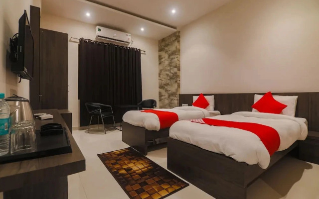 Comfort Hotel by OYO Rooms