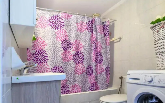 Flower Apartment