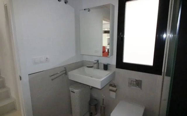 Villa con piscina Activa28