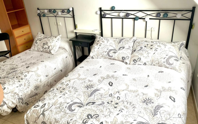 Apartamento a 50 m de Playa-Jardín. Boiro