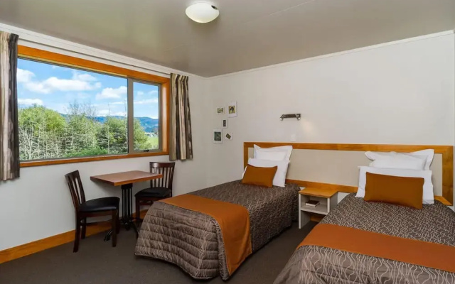 Eden's Edge Lodge