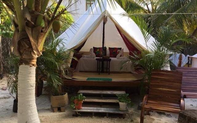 Playa Las Palmas Glamping Tulum