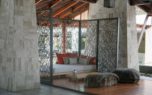 Veranda Pool Villas & Suite