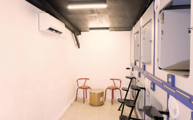 Buton Backpaker Lodge - Hostel