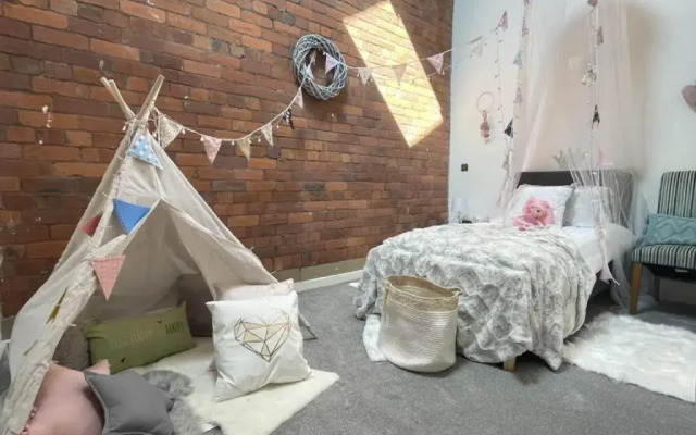 Luxury 4 Bedroom Apartment