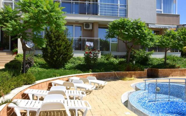 Sineva Del Sol Apartments