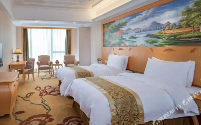 Vienna International Hotel (Jinxia Bonded Store, Xiangjiang North Road, Changsha)