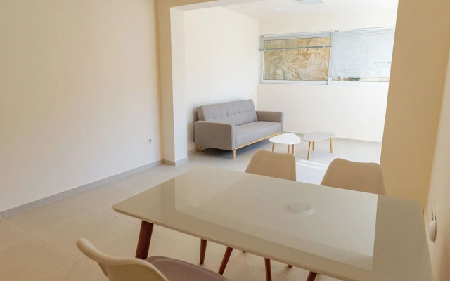 Phaedrus Living: Seaside Thalassa Cretan 102