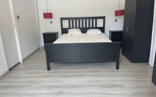 Contemporary Apartment in Marseille Near National Park
